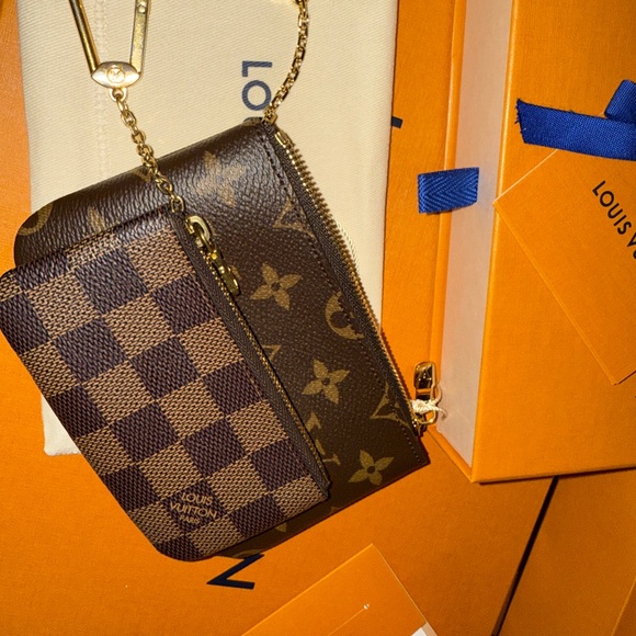 Louis Vuitton Monogram Key Pouch Cles S - Picture 8 of 11